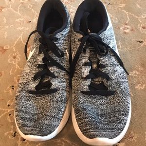 Men’s Nike fly knit Sneakers 10.5